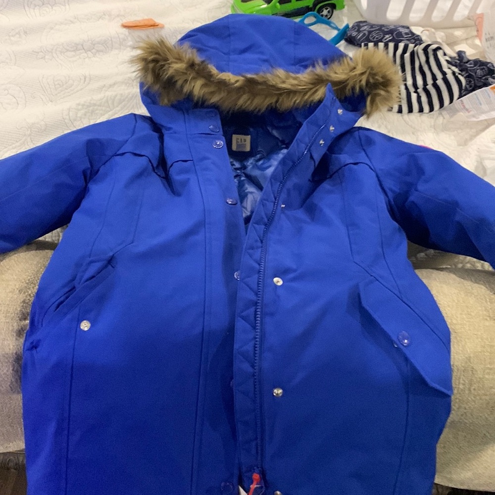 Puffy blue ski/snow jacket. Used like new